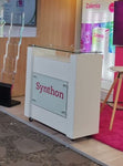 Mesón counter de atención Stand